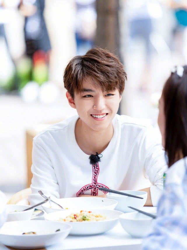 中餐厅 后 王俊凯官宣新综艺 杨紫没来 歌手 雨神来了