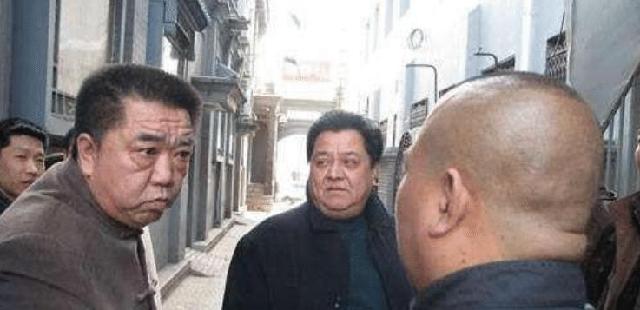 郭德纲返场17次 被相声老主持于万海质疑 孟凡贵 返场太多没艺德